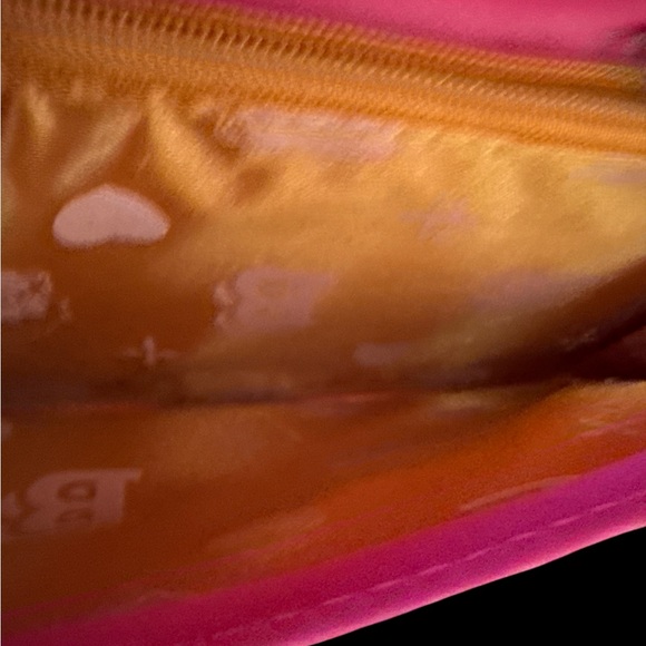 Pre Loved Betty Boop Pink Rhinestone
Quilted Wallet • 2013
Collectible - Picture 4 of 8